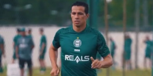 Leandro Damião é relacionado pela primeira vez no Coritiba e fala em fazer história