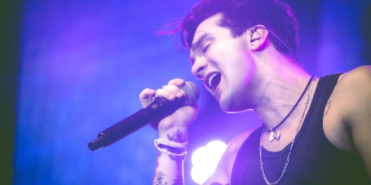 Luan Santana sobe ao palco da Expo Santa Helena neste sábado (27)