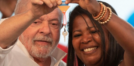 Lula assina medida provisória que retoma o Minha Casa, Minha Vida