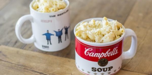 Macarrão com queijo na xícara