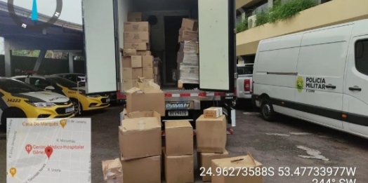 Mais de 2 mil celulares contrabandeados são encontrados escondidos em caminhão carregado com comida no PR