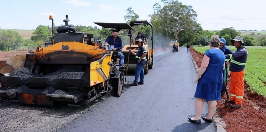 Mais uma estrada municipal recebe pavimentação asfáltica em Itaipulândia