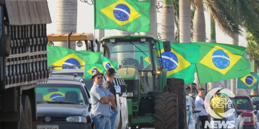 Manifestação reúne produtores, caminhoneiros e empresários em Santa Helena