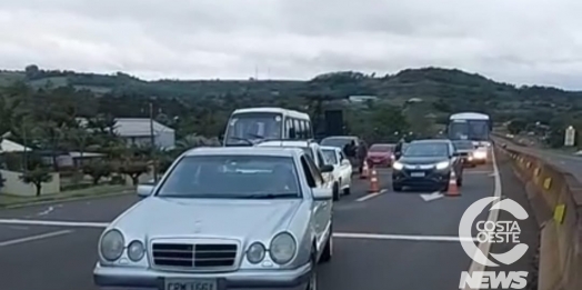 Manifestantes interditam BR 277 no trecho de São Miguel do Iguaçu