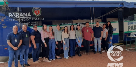 Medianeira recebeu ônibus itinerante Agência do Trabalhador - Emprega Mais Paraná