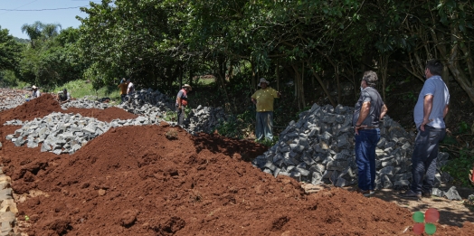 Missal: Administração exige retomada de obras de pavimentação poliédrica paradas