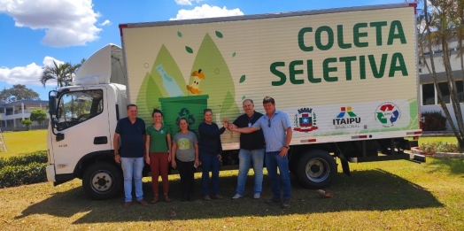 Missal recebe caminhão Baú para coleta seletiva de Materiais Recicláveis