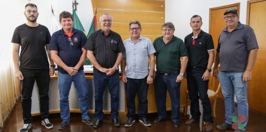 Missal recebeu a visita de comitiva de Rio Bonito do Iguaçu para conhecer um pouco mais sobre o Asfalto TSD