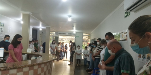 Momento de Oração marca manhã de trabalho na Unidade de Saúde Central em Missal