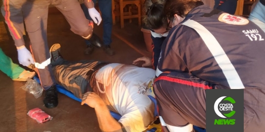 Motociclista sofre queda na rua de acesso ao porto em Santa Helena e é socorrido pelo SAMU