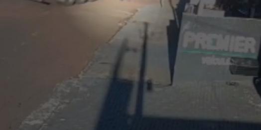 Motociclista tem perna amputada após ser atropelado e ficar preso em rodado de carreta, em Cascavel