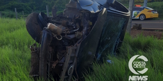 Motorista é socorrido em estado grave após capotar carro na PR-590 em Matelândia