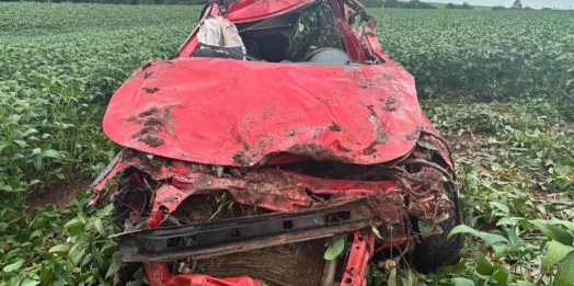 Motorista morre após carro sair da pista e atingir poste na PR-180 em Cascavel