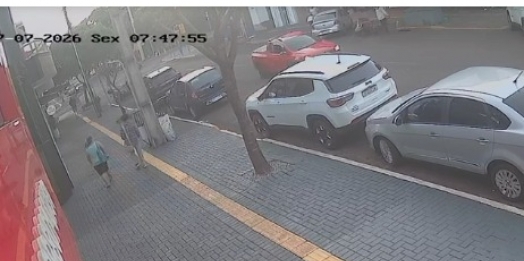 Motoristas são flagrados andando na contramão na Rua Duque de Caxias em São Miguel do Iguaçu
