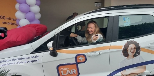 Muita sorte: ganhadora Clube Lar Mais fatura carro zero Km entre 4 milhões de cupons