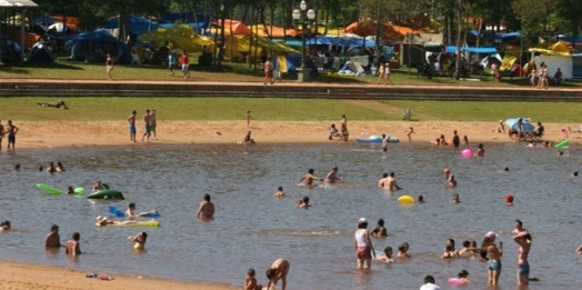 Praias da Costa Oeste estão próprias para banho, aponta boletim