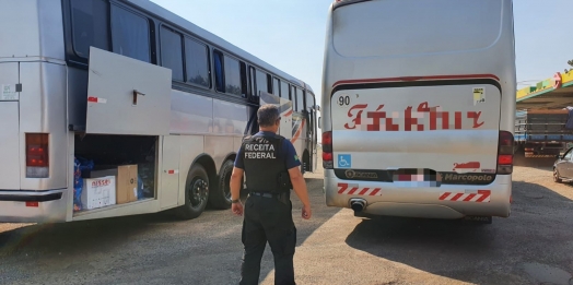 No sábado, seis veículos carregados com mercadorias estrangeiras foram encaminhados ao pátio da Receita Federal