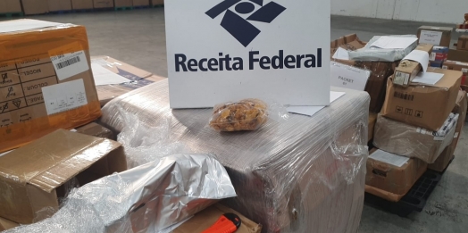 Novo entorpecente é localizado em remessa postal internacional por cães de faro da Receita Federal