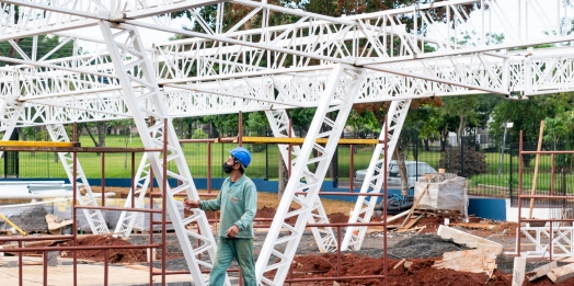 Obra do escritório da Fibra, financiada por Itaipu, garante carteira assinada para 60 trabalhadores