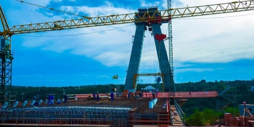 Obras da nova ponte entre Brasil e Paraguai já ultrapassam 50% de execução