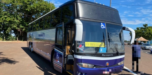 Ônibus de turismo é apreendido com fundo falso recheado de celulares em Santa Terezinha de Itaipu