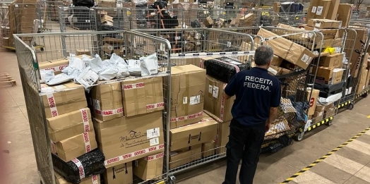 Operação da Receita Federal em Foz do Iguaçu resulta na apreensão de 723 volumes de mercadorias em Cascavel