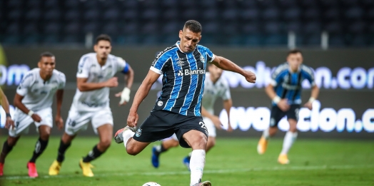 Ouça o gol:Grêmio vence São Paulo e garante vantagem com gol de Diego Souza