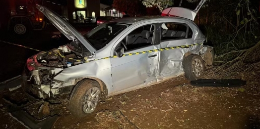 Padre morre e outro fica gravemente ferido após acidente em frente à igreja onde celebrariam missa no PR