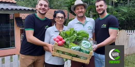 Para salvar produção durante pandemia horticultor cria serviço de delivery e entregas não param de aumentar