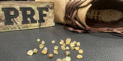 Paraguaio é preso com pedras misteriosas em Cascavel, no oeste do PR