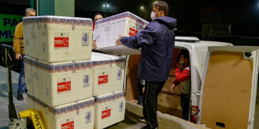 Paraná recebe mais 184.250 vacinas da AstraZeneca e completa 40ª pauta de entrega
