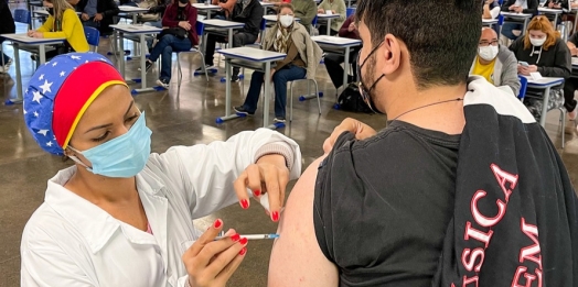 Paraná ultrapassa marca de 13,5 mil profissionais do Ensino Superior vacinados contra a Covid-19