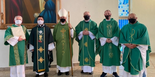 Paróquia de Medianeira recebe novo padre
