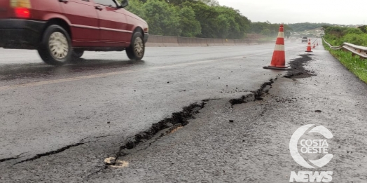 Parte da pista cede, mas trânsito flui normalmente na BR-277 em São Miguel do Iguaçu