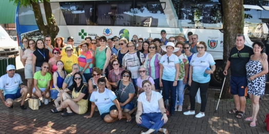 Participantes do projeto ‘Academia da Saúde’ fazem passeio na Pousada das Águas, em Santa Rosa do Ocoí
