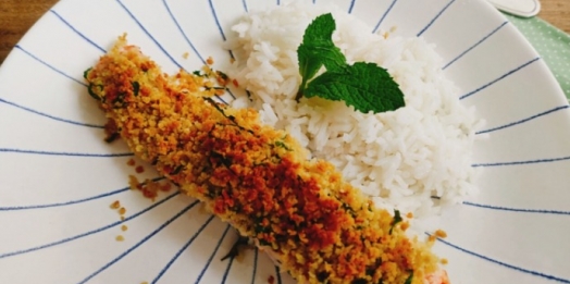 Peixe assado com crosta crocante