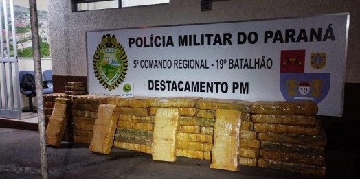 Perseguição policial em Diamante do Oeste resulta na apreensão de mais de meia tonelada de maconha
