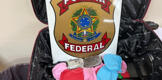 PF apreende mala abandonada com tabletes de haxixe em Foz do Iguaçu