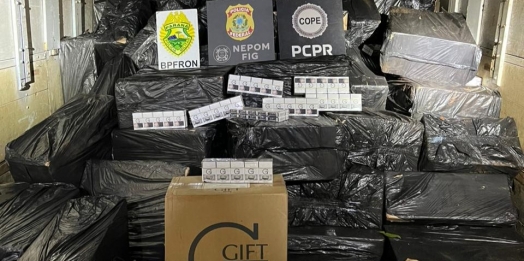 PF, BPFRON e COPE apreendem caminhão com cigarros estrangeiros contrabandeados, em São Miguel do Iguaçu