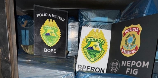 PF e BPFRON apreendem ônibus escolar carregado com cigarros contrabandeados em Missal