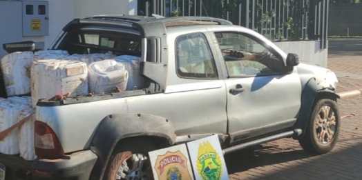 PF e BPFron apreendem veículo carregado com cerca de 1.000 litros de agrotóxicos contrabandeados