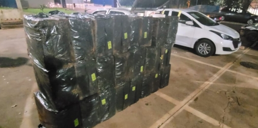 PF e Exército localiza veículo abandonado com cigarros contrabandeados em Itaipulândia