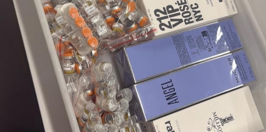 PF prende passageiro com medicamentos proibidos no aeroporto internacional de Foz do Iguaçu