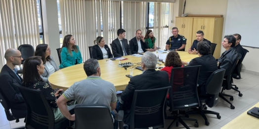 PF promove encontro entre órgãos públicos e sociedade civil organizada para discutir soluções de combate à  exploração infantil em Foz do Iguaçu