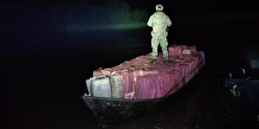 PF realiza apreensão de contrabando em 4 embarcações em Guaíra/PR