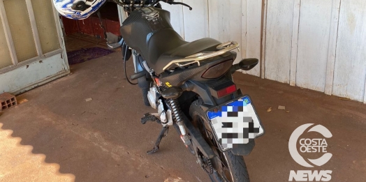 PM de Itaipulândia apreende moto roubada em Medianeira e detém mulher por receptação