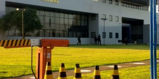 Polícia Federal deflagra operação contra o comércio ilegal de celulares em Foz do Iguaçu