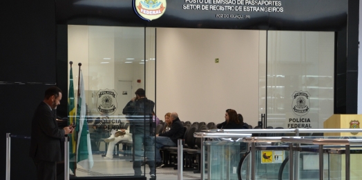 Polícia Federal prende estrangeiro utilizando documento falso para obter passaporte brasileiro em Foz do Iguaçu