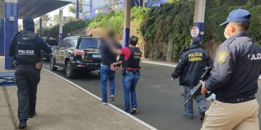 Polícia Federal recebe extraditado do Paraguai em Foz do Iguaçu