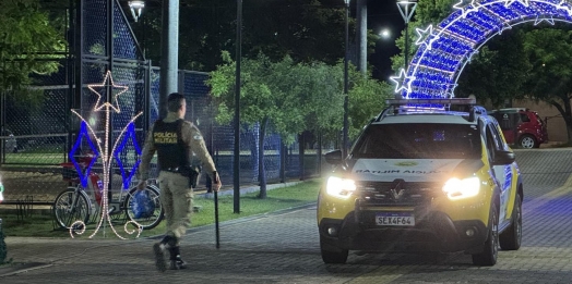 Polícia Militar acaba com algazarra na praça Santos Dumont em Santa Helena